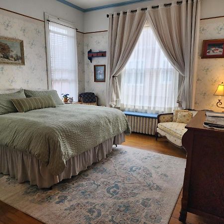 The Fresh Coast Inn At Ладингтон Екстер'єр фото