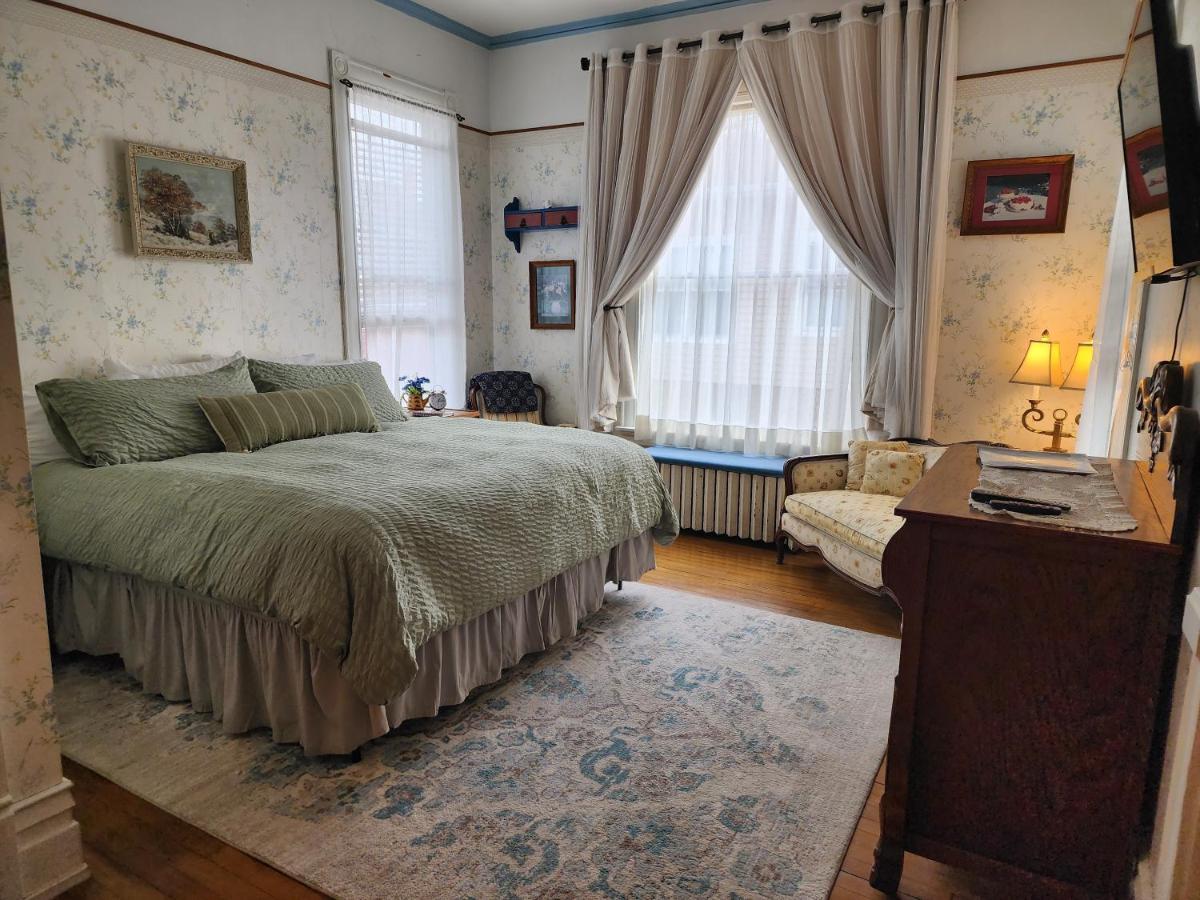 The Fresh Coast Inn At Ладингтон Екстер'єр фото